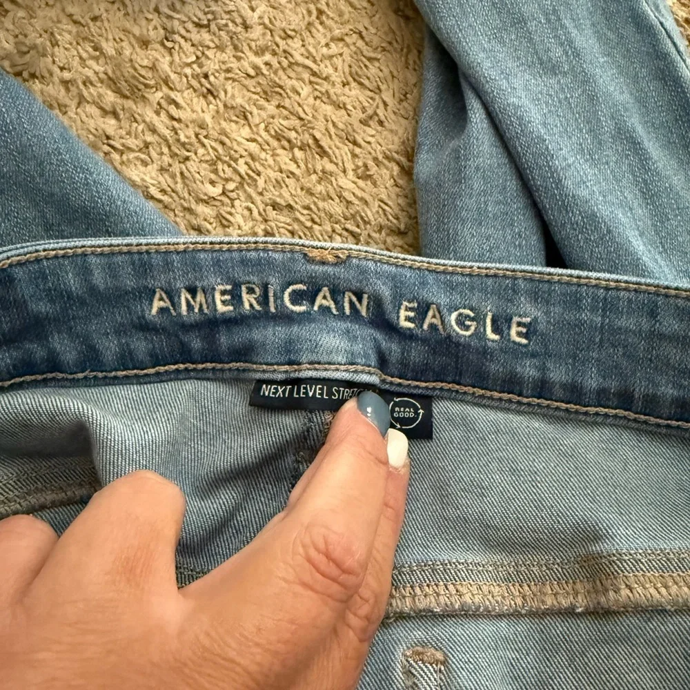 American Eagle Outfitters Sky Blue Ripped Jeans - Picture 3 of 4